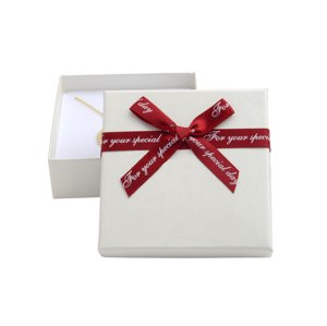 JKBOX Papírová krabička s bordó mašlí Special Day na střední sadu šperků IK005